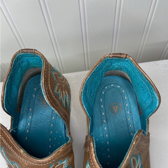 Ariat Brown Leather Ankle Booties with Teal Embroidery 6.5B 2.5” heel - Picture 7 of 8
